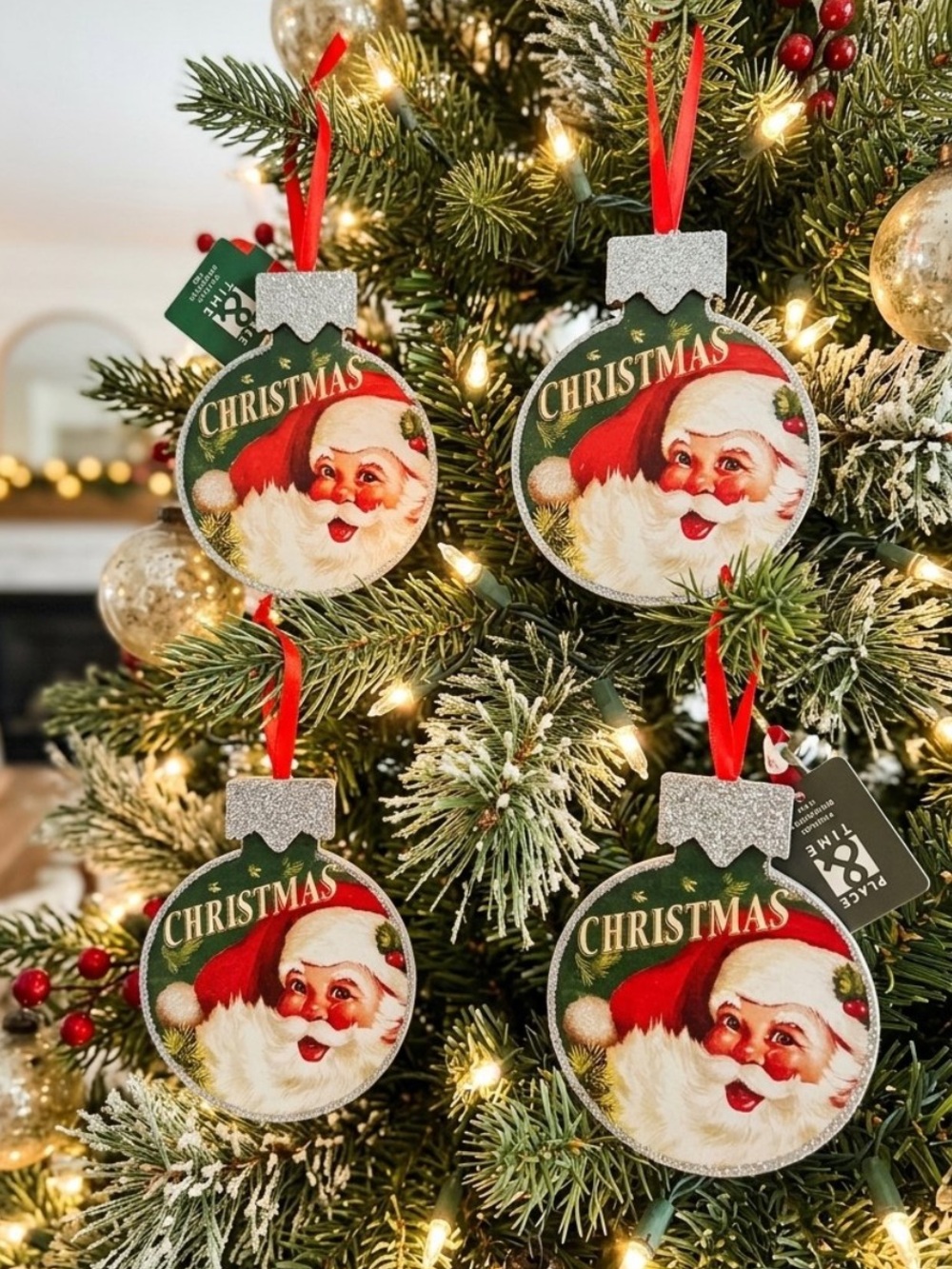 Retro PLACE & TIME Christmas tree ornaments
New
SET OF FOUR